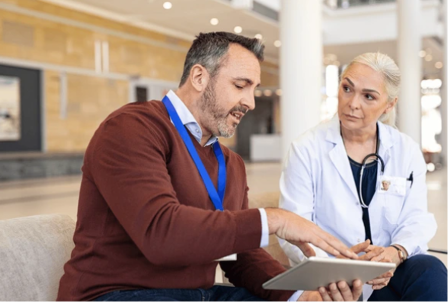 Doctor advises patient